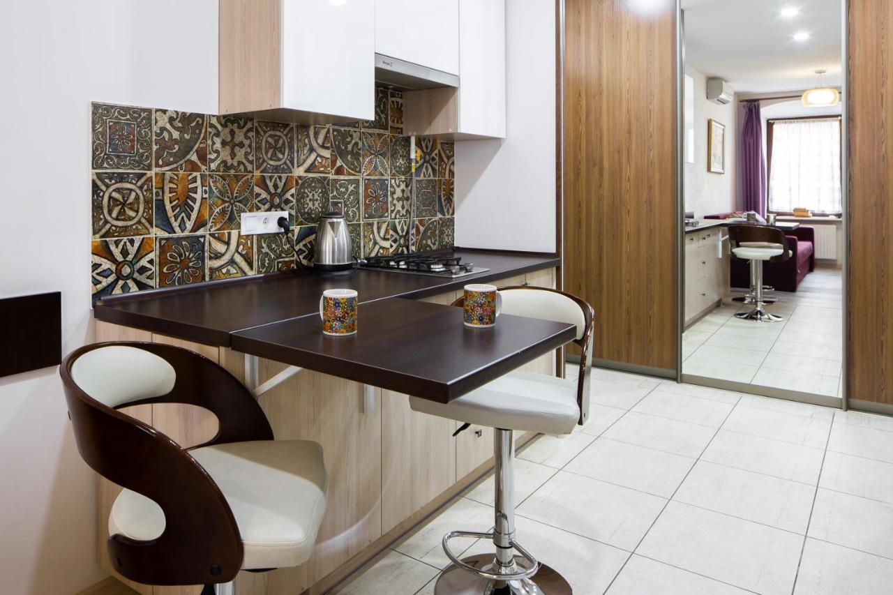 Lion King Krakivska Apartment ลวีฟ ภายนอก รูปภาพ