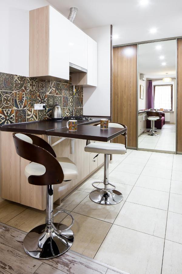 Lion King Krakivska Apartment ลวีฟ ภายนอก รูปภาพ